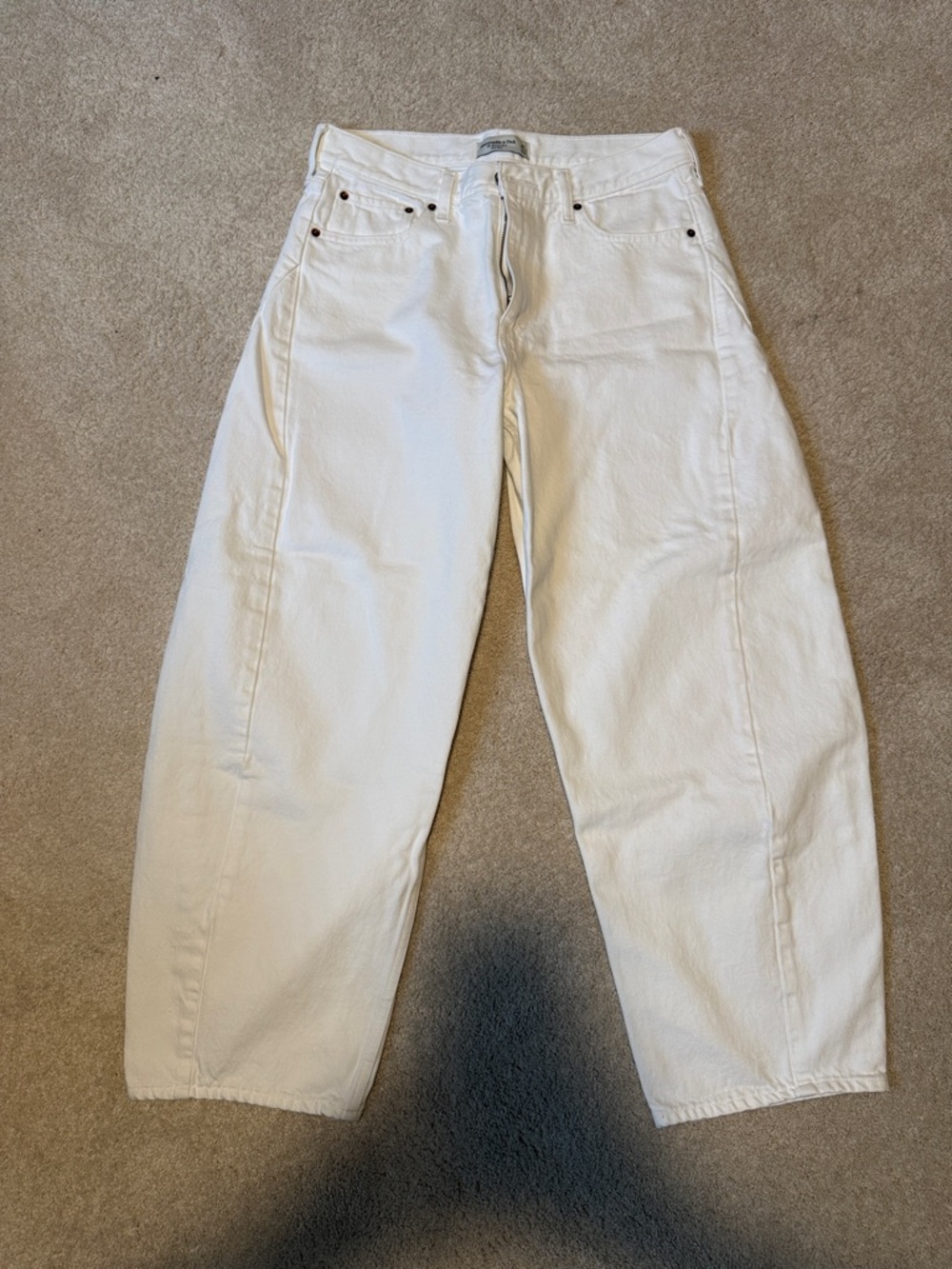 Abercrombie & Fitch White Curve Love Mid Rise Barrel Jean